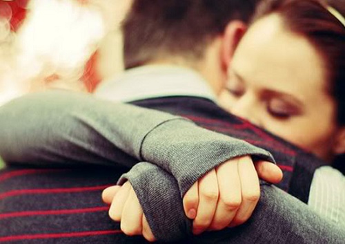 abrazar a tu pareja te ayuda a una mejor respiración