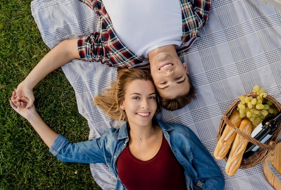 un picnic romntico al aire libre