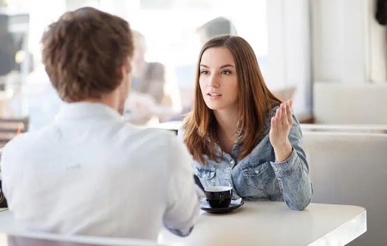 hablar directamente con la otra persona